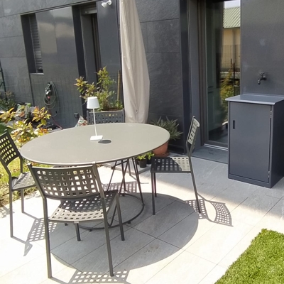 zona pranzo outdoor con barbecue